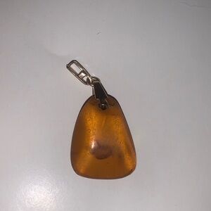 Gorgeous 583 (14k) gold pendant with Amber stone